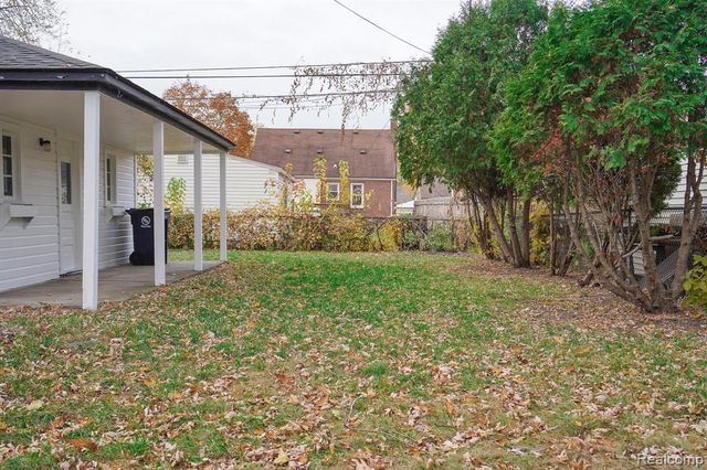 3015 N Vermont Avenue, Royal Oak, MI 48073