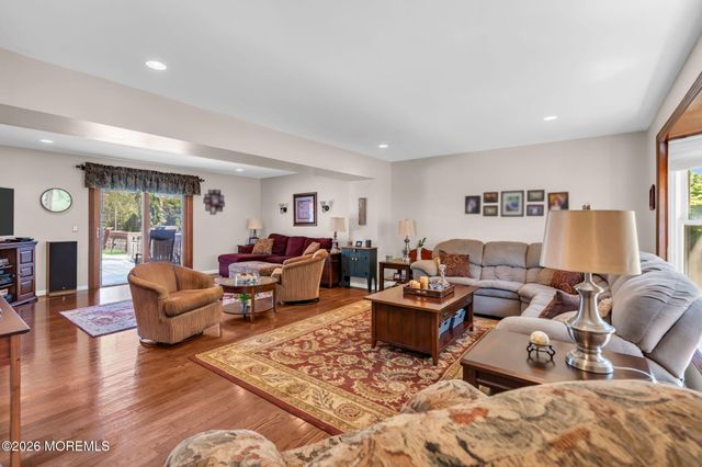 924 Goose Creek Road, Toms River, NJ 08753