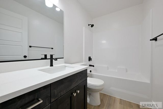 3055 Peacock Lane, Ammon, ID 83406