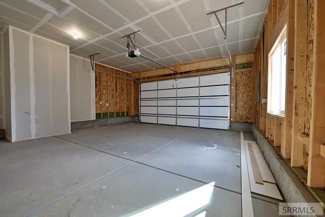 3055 Peacock Lane, Ammon, ID 83406