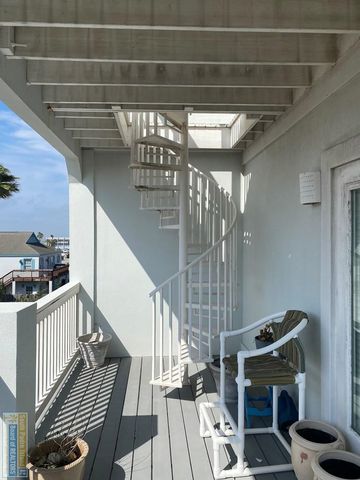 111B E Red Snapper St., South Padre Island, TX 78597