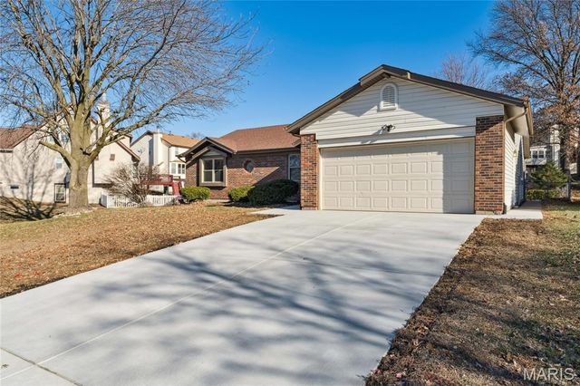 3705 Dax Lane, Bridgeton, MO 63044