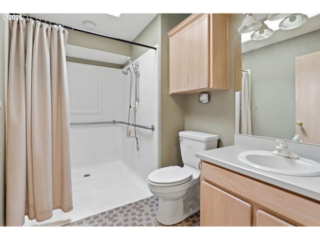 24601 Sw MOUNTAIN Rd, West Linn, OR 97068