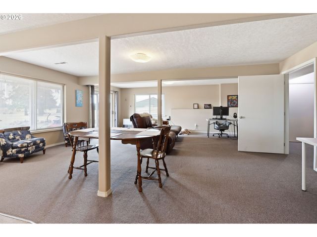 24601 Sw MOUNTAIN Rd, West Linn, OR 97068