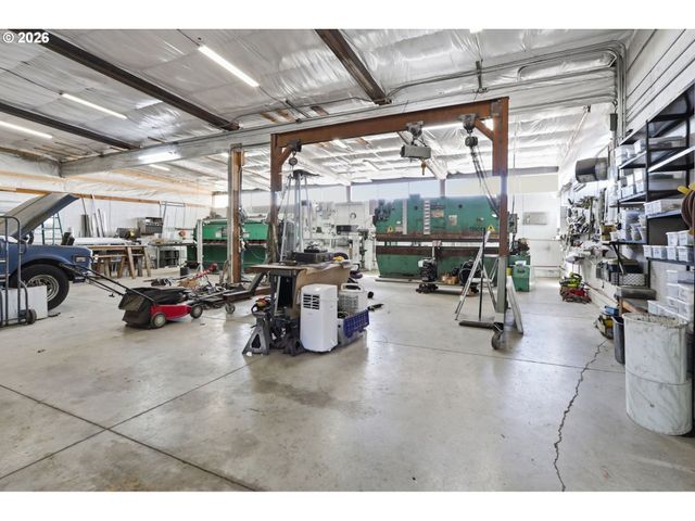 24601 Sw MOUNTAIN Rd, West Linn, OR 97068