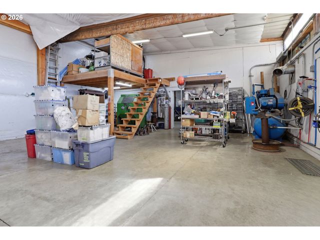 24601 Sw MOUNTAIN Rd, West Linn, OR 97068