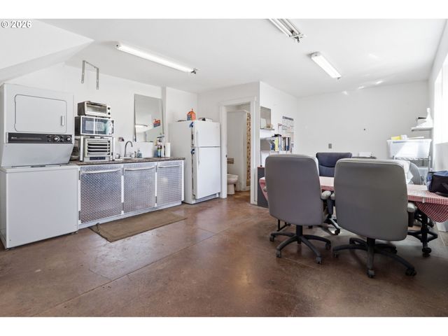 24601 Sw MOUNTAIN Rd, West Linn, OR 97068