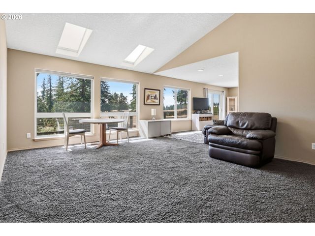24601 Sw MOUNTAIN Rd, West Linn, OR 97068