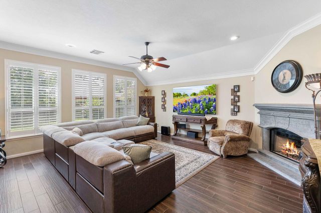 7 Tartan Court, Conroe, TX 77301