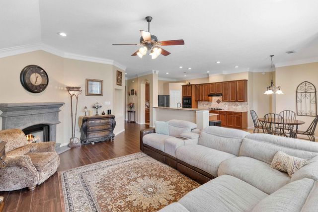 7 Tartan Court, Conroe, TX 77301