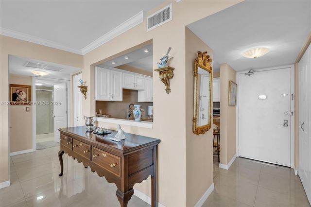 20335 W Country Club Drive 2409, Aventura, FL 33180