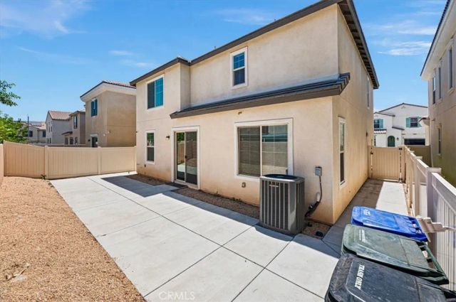 938 W Jasmine Way, Rialto, CA 92376