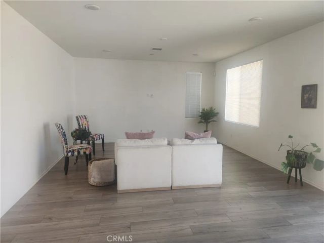 938 W Jasmine Way, Rialto, CA 92376