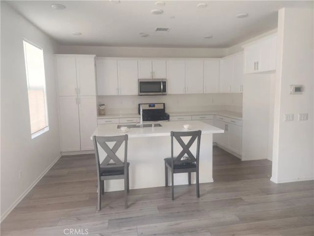 938 W Jasmine Way, Rialto, CA 92376