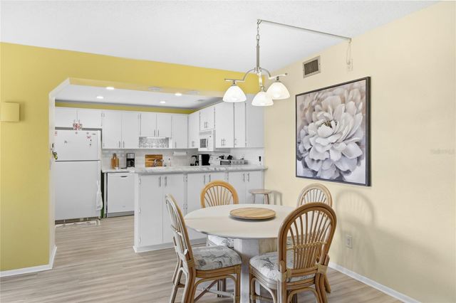 5400 34TH STREET W 7B, Bradenton, FL 34210