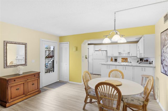 5400 34TH STREET W 7B, Bradenton, FL 34210