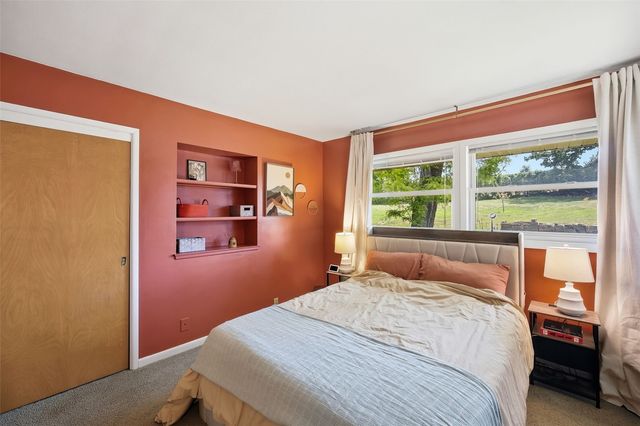 1225 29th Street NE, Cedar Rapids, IA 52402