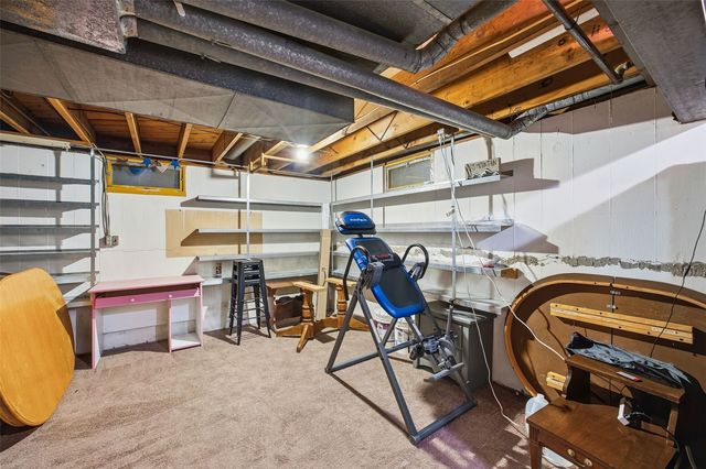 1225 29th Street NE, Cedar Rapids, IA 52402