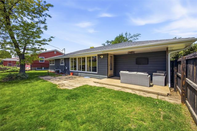 1225 29th Street NE, Cedar Rapids, IA 52402