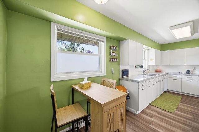 1225 29th Street NE, Cedar Rapids, IA 52402