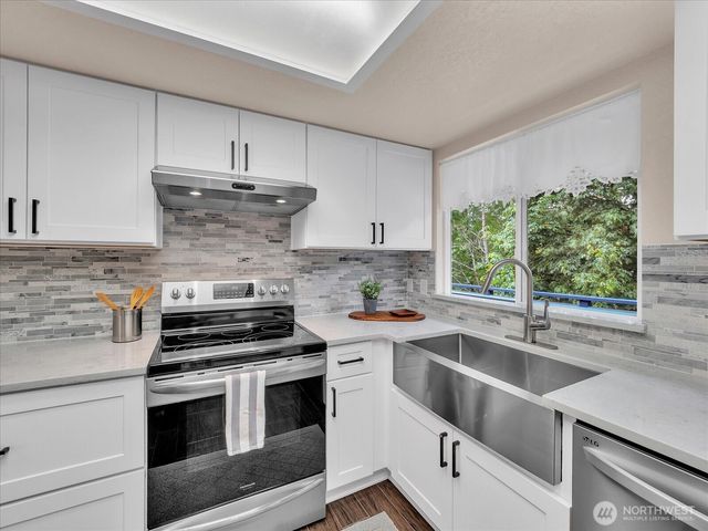 12818 NE 135th Street, Kirkland, WA 98034