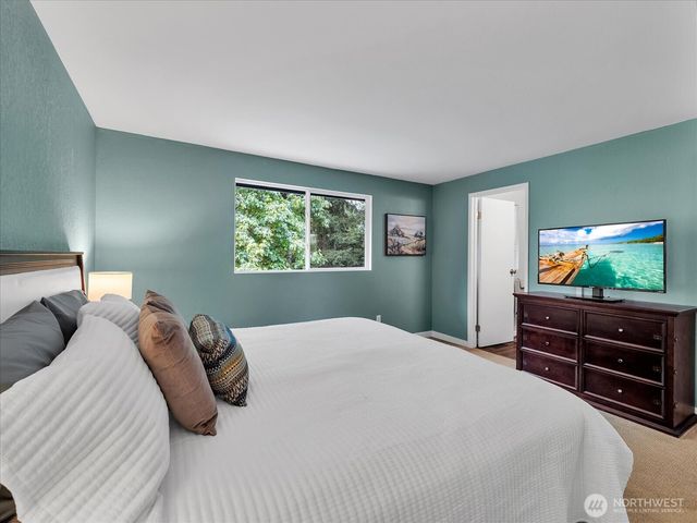 12818 NE 135th Street, Kirkland, WA 98034