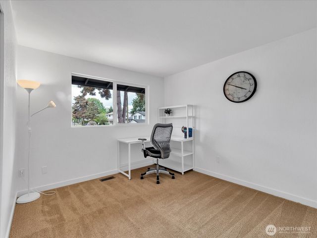 12818 NE 135th Street, Kirkland, WA 98034
