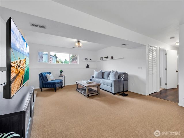 12818 NE 135th Street, Kirkland, WA 98034