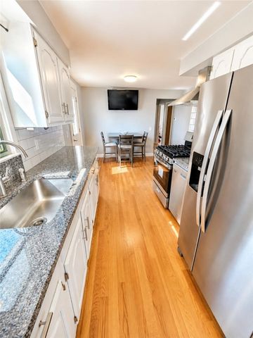 5 Lawrence Drive, East Providence, RI 02914