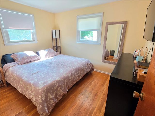 5 Lawrence Drive, East Providence, RI 02914