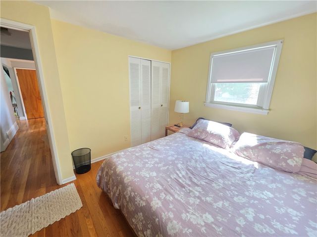 5 Lawrence Drive, East Providence, RI 02914