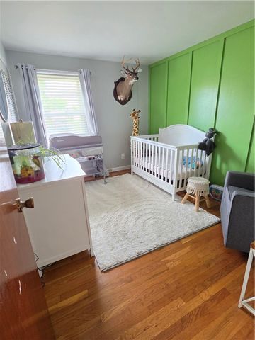 5 Lawrence Drive, East Providence, RI 02914