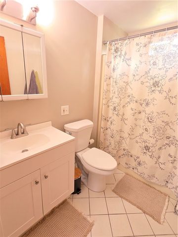 5 Lawrence Drive, East Providence, RI 02914