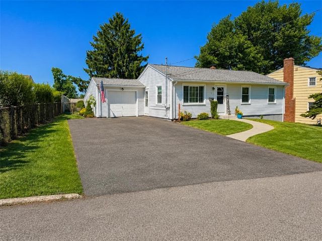 5 Lawrence Drive, East Providence, RI 02914