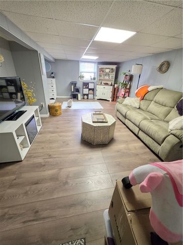 5 Lawrence Drive, East Providence, RI 02914