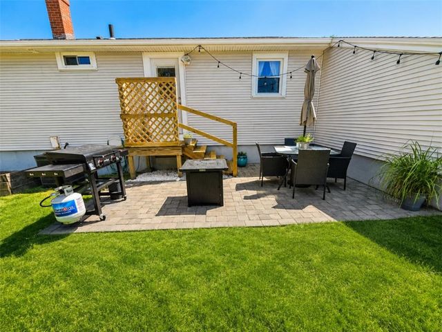 5 Lawrence Drive, East Providence, RI 02914