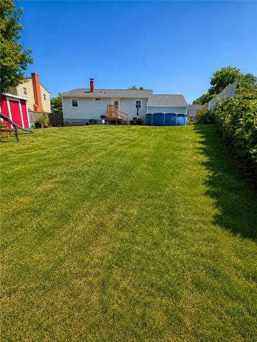 5 Lawrence Drive, East Providence, RI 02914