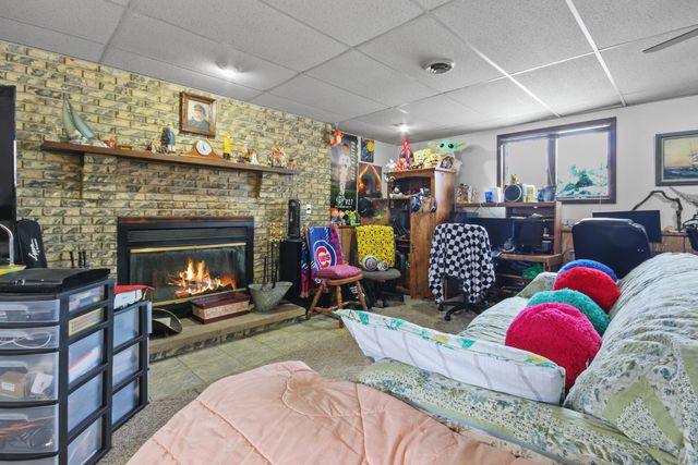 9272 Vigo Street, Crown Point, IN 46307