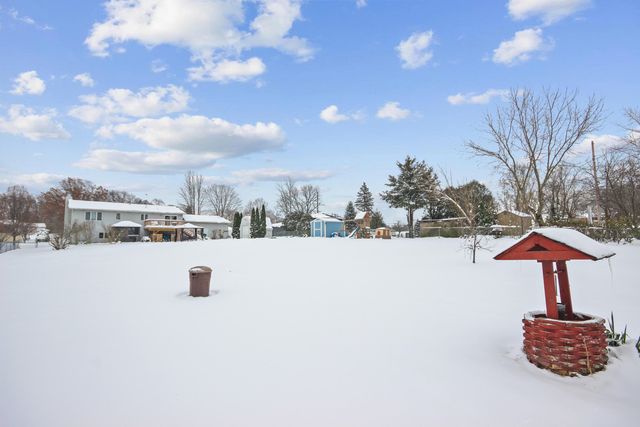 9272 Vigo Street, Crown Point, IN 46307