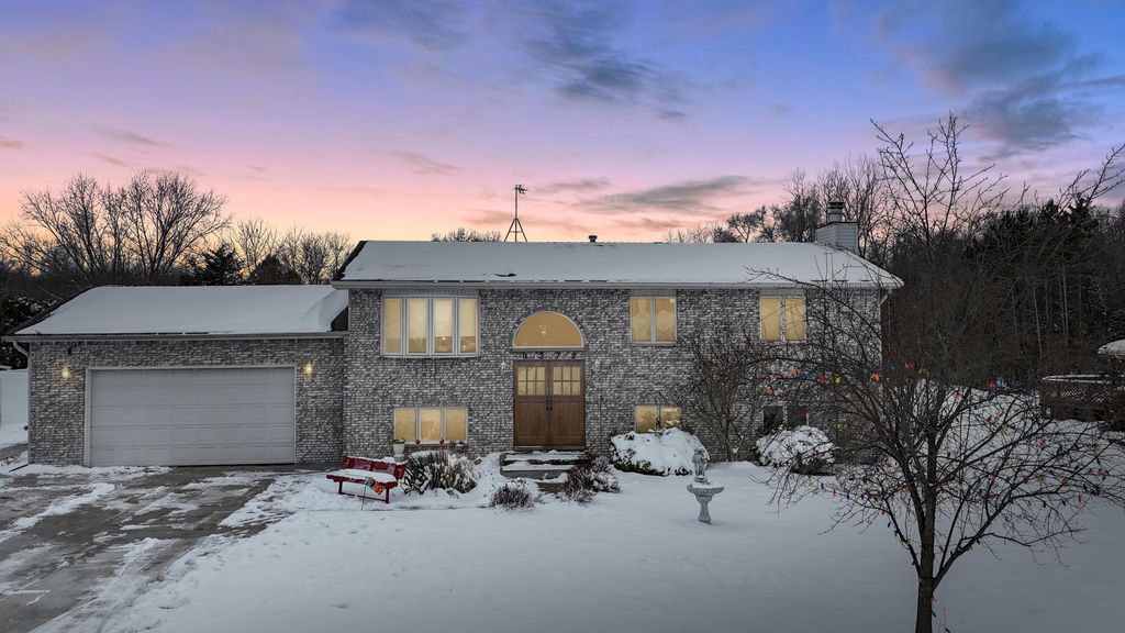 9272 Vigo Street, Crown Point, IN 46307