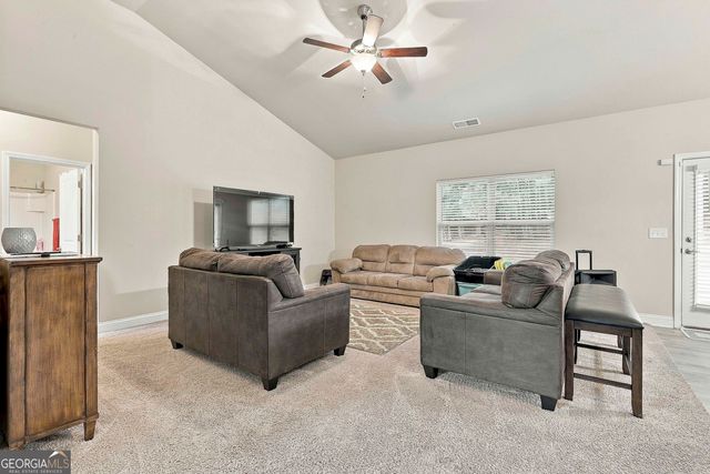 862 Crescent Lane, Griffin, GA 30224