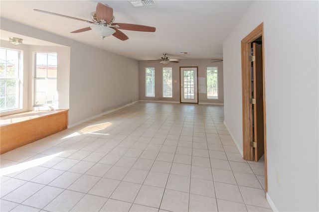 3867 Highway 59, George West, TX 78022