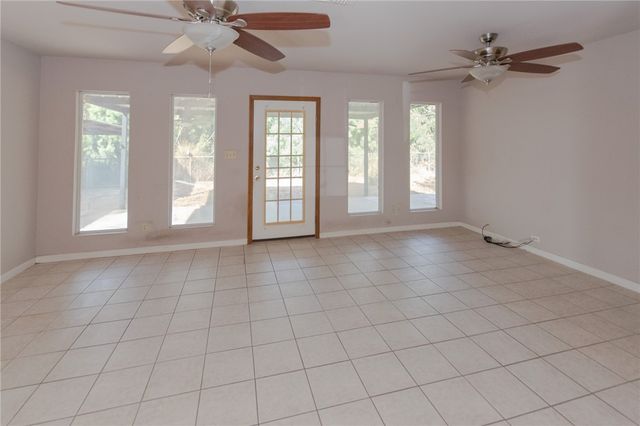 3867 Highway 59, George West, TX 78022