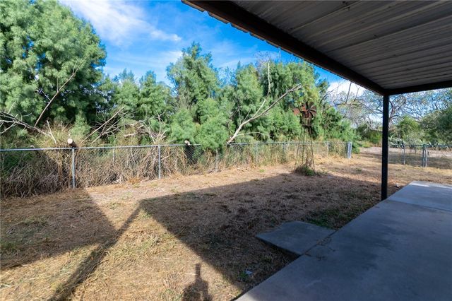 3867 Highway 59, George West, TX 78022