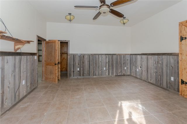 3867 Highway 59, George West, TX 78022