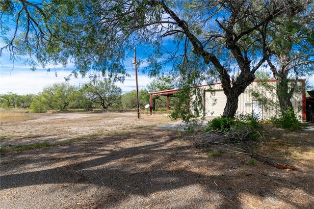 3867 Highway 59, George West, TX 78022
