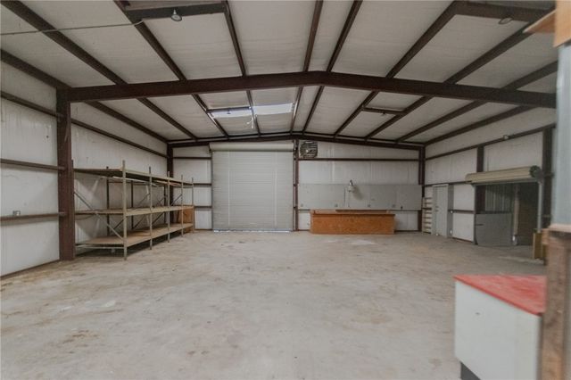 3867 Highway 59, George West, TX 78022