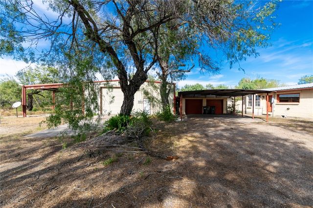 3867 Highway 59, George West, TX 78022