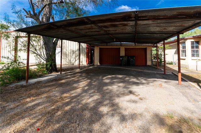 3867 Highway 59, George West, TX 78022