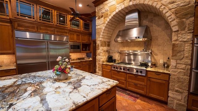 1908 County Road 305, Rockdale, TX 76567